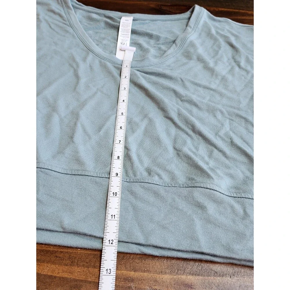 Lululemon NWOT Oversized Cropped Long Sleeve Sage Green Sweatshirt Sz Small